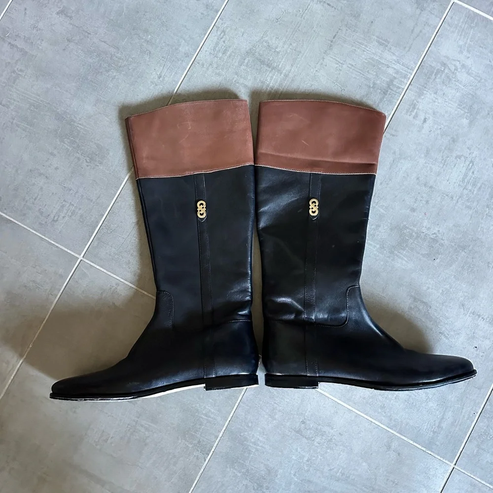 Cole Haan Black & Brown Leather Riding Boots Gold Logo Tall Boots Size 9B